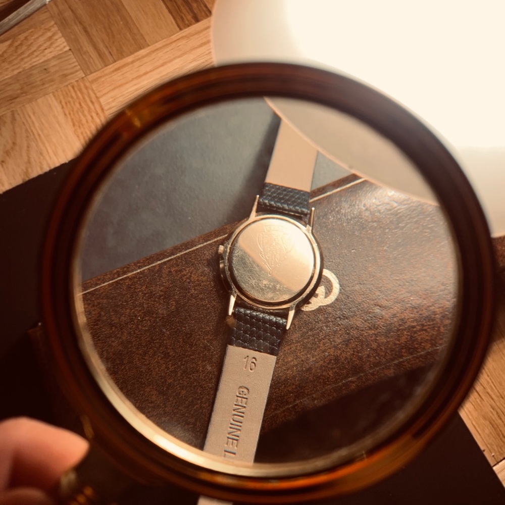 Gucci series 3000 watch. 18K Gold case. - Picture 2 of 12